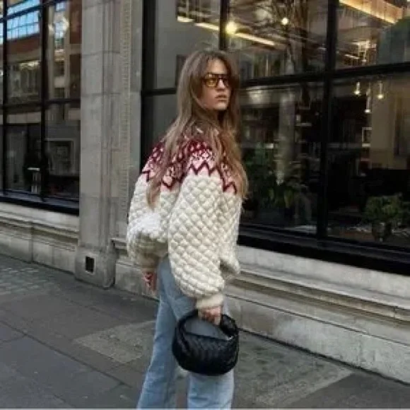 Zara Oversized Knit Jacquard Sweater Ivory Red Size Medium - Picture 4 of 16